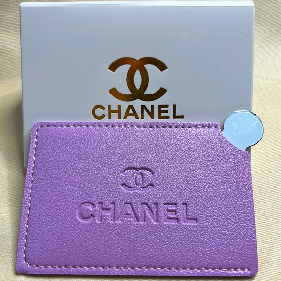 Hand held mirror - Picture 1 of 1